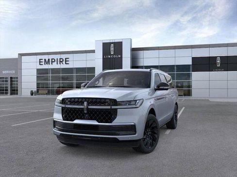 New 2025 Lincoln Navigator L Reserve w/ Jet Appearance Package image 2