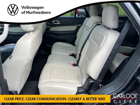 Used 2018 Ford Explorer Platinum AWD/4WD image 29