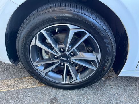 Used 2024 Kia Forte LXS FWD image 27