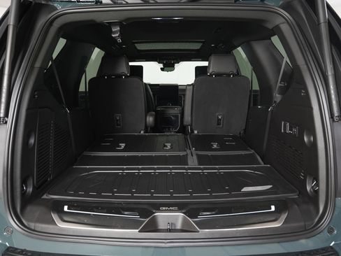 Used 2026 GMC Yukon AT4 Ultimate w/ LPO, Illumination Package AWD/4WD image 12