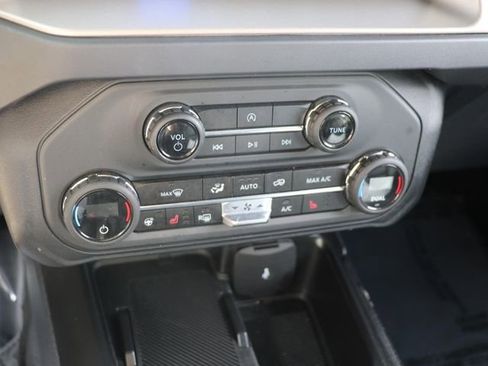 Used 2025 Ford Bronco Outer Banks AWD/4WD image 24