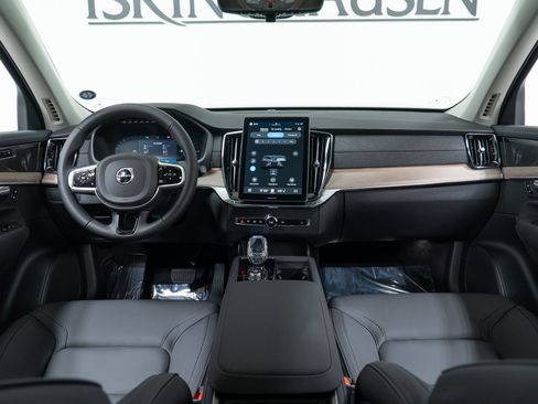 New 2026 Volvo XC90 T8 Plus w/ Protection Package Premier AWD/4WD image 15