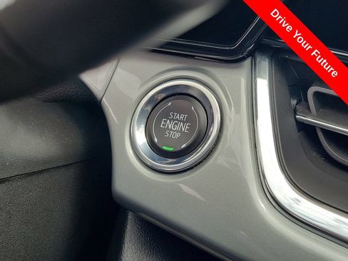 Used 2025 Chevrolet Trax LT FWD image 10