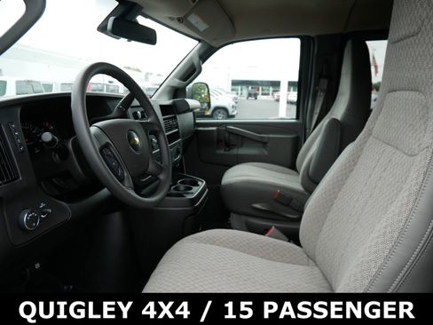 Used 2024 Chevrolet Express 3500 LT w/ LT Preferred Equipment Group image 8