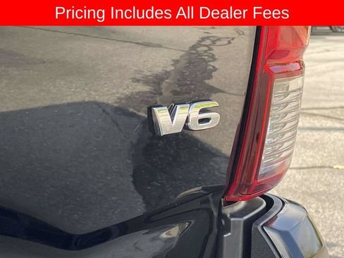 Used 2022 Toyota Tacoma SR AWD/4WD image 12
