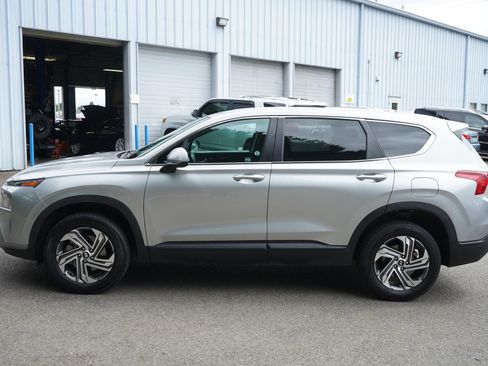 Used 2021 Hyundai Santa Fe SE AWD/4WD image 2