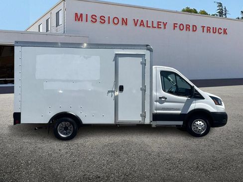 Used 2023 Ford Transit 350 DRW RWD image 3