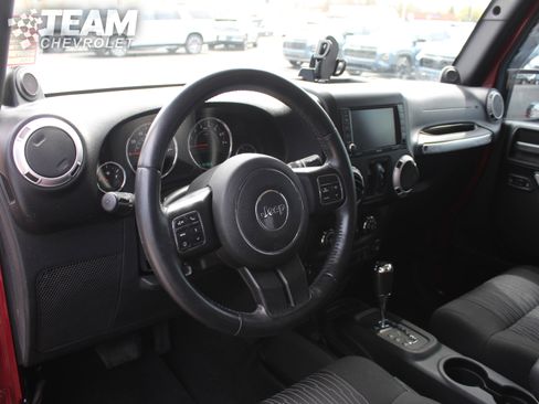 Used 2012 Jeep Wrangler Unlimited Sahara w/ Dual Top Group image 12