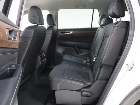 Used 2025 Volkswagen Atlas SE AWD/4WD image 30