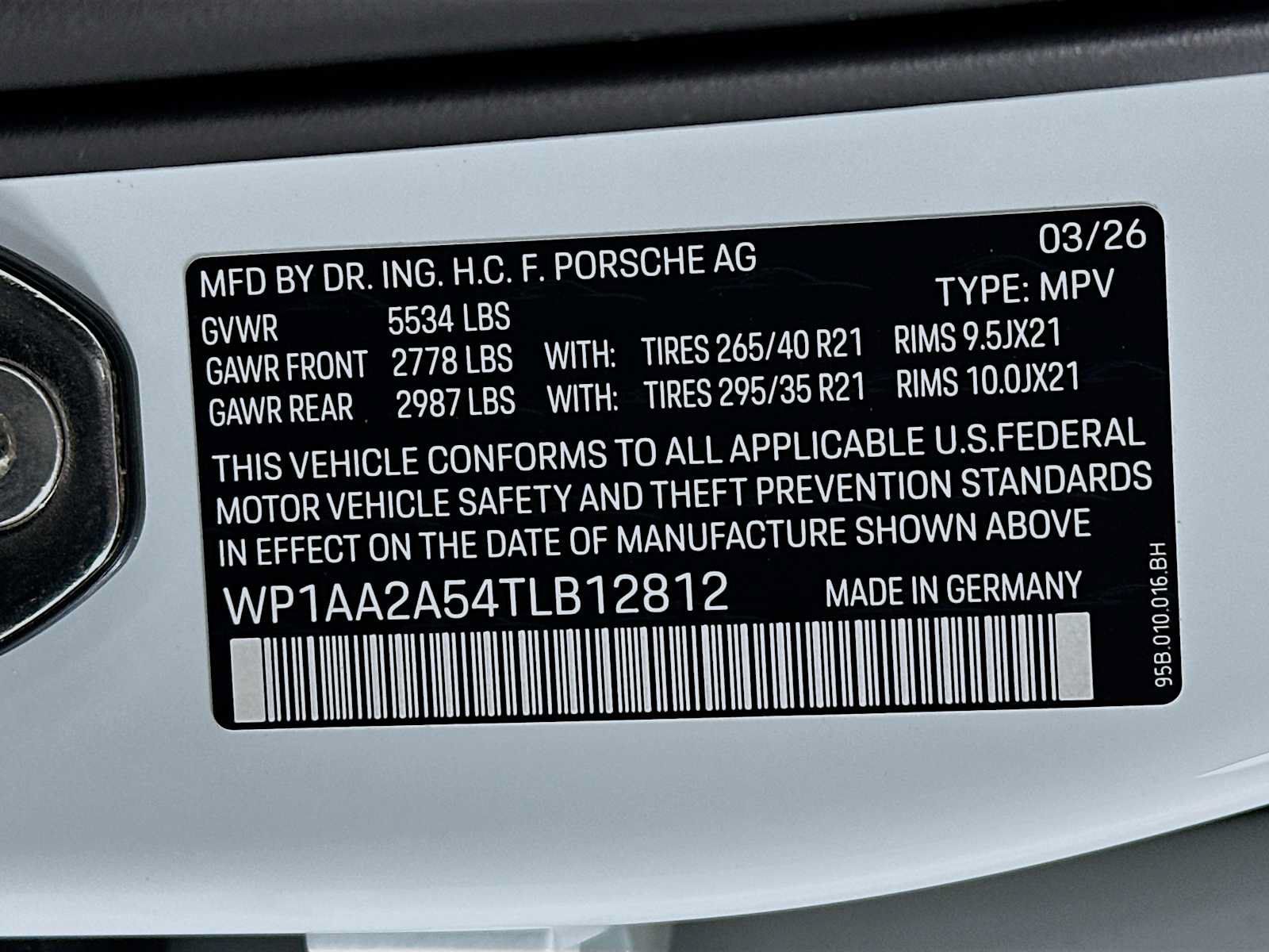 Used 2026 Porsche Macan AWD/4WD image 33