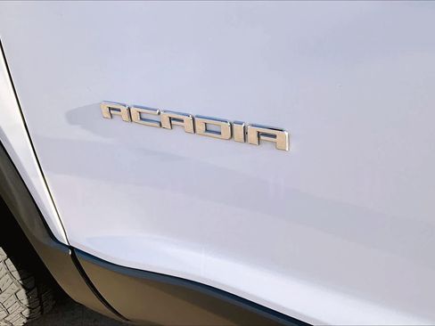 Used 2019 GMC Acadia SLE image 31