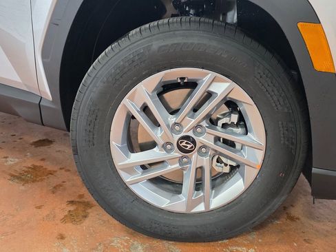 New 2026 Hyundai Tucson SE image 13