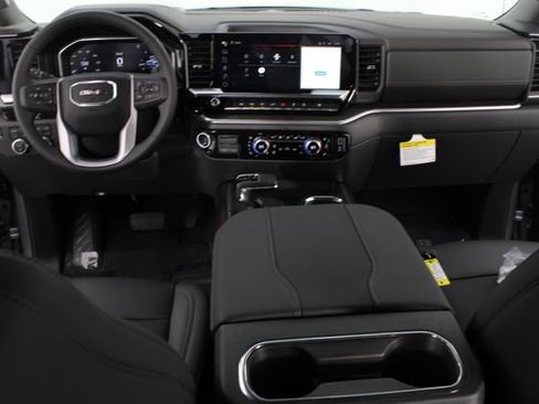 New 2026 GMC Sierra 1500 SLT image 10