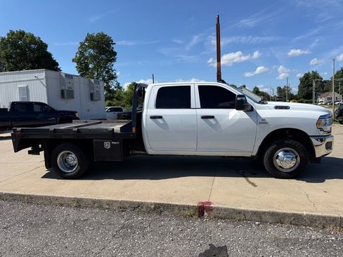 Used 2024 RAM 3500 Tradesman w/ Chrome Appearance Group AWD/4WD image 5