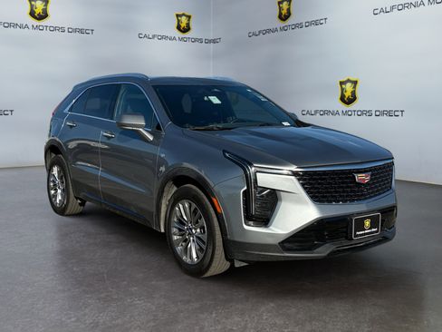 Used 2024 Cadillac XT4 Premium Luxury image 7