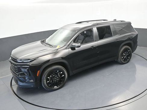 Used 2025 Chevrolet Traverse LT w/ Midnight/Sport Edition image 57