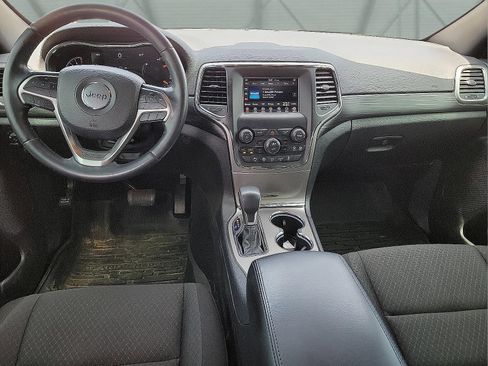 Used 2021 Jeep Grand Cherokee Laredo image 9