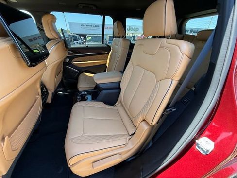 Used 2025 Jeep Grand Cherokee L Summit w/ Rear Seat Video Group I AWD/4WD image 9