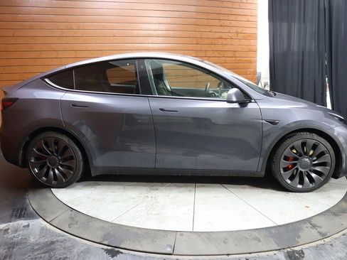 Used 2022 Tesla Model Y Performance image 35