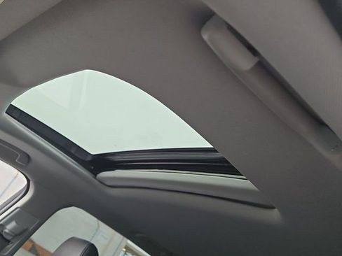 Certified 2018 Acura MDX FWD w/ Technology Package image 22