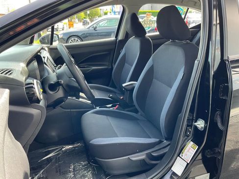 Used 2023 Nissan Versa SV image 13