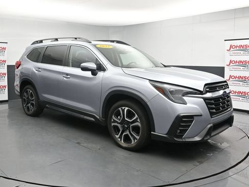 Used 2023 Subaru Ascent Limited AWD/4WD image 2