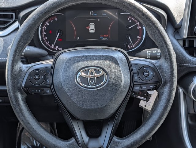 Used 2025 Toyota RAV4 LE AWD/4WD image 13