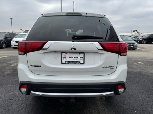 Used 2016 Mitsubishi Outlander ES image 35