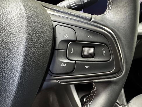 Used 2025 Buick Encore GX Preferred image 16