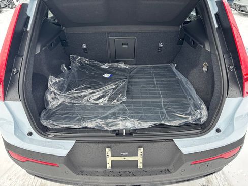 New 2026 Volvo XC40 B5 Ultra w/ Climate Package AWD/4WD image 17