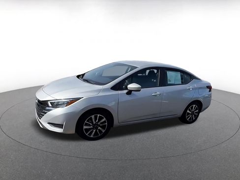 Used 2025 Nissan Versa SV image 8