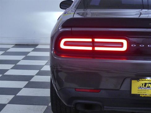 Used 2015 Dodge Challenger SRT Hellcat image 28