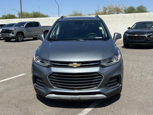 Used 2019 Chevrolet Trax LT w/ LT Convenience Package FWD image 8
