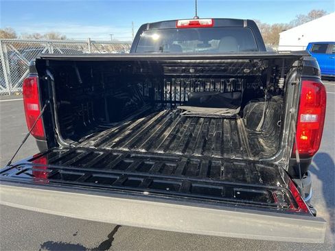 Certified 2022 Chevrolet Colorado W/T image 18