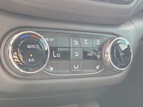Used 2021 Chevrolet TrailBlazer LT w/ Convenience Package FWD image 29