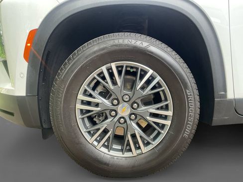 Used 2024 Chevrolet Traverse LT w/ Enhanced Driving Package FWD image 15