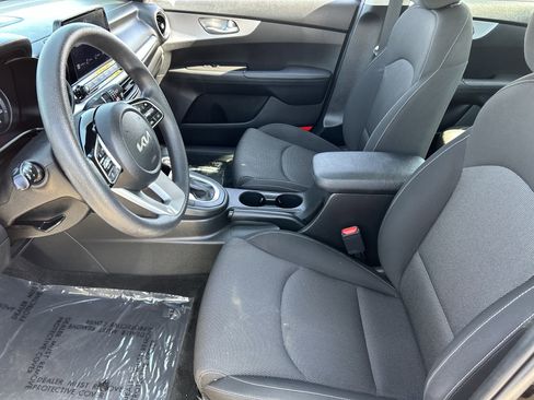 Certified 2023 Kia Forte LXS w/ LXS Technology Package image 18