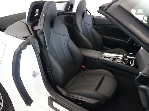 Used 2022 BMW Z4 sDrive30i RWD image 4