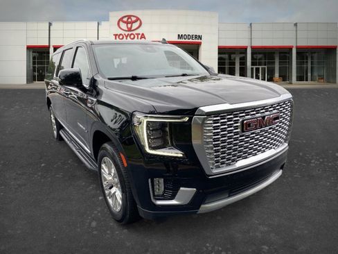 Used 2023 GMC Yukon XL Denali AWD/4WD image 3