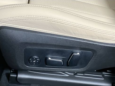 Used 2025 BMW X4 xDrive30i AWD/4WD image 9