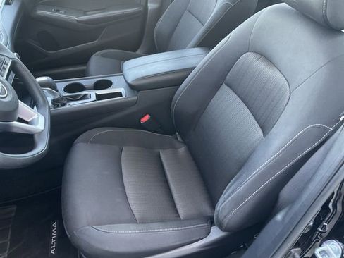 Used 2025 Nissan Altima 2.5 SV image 11