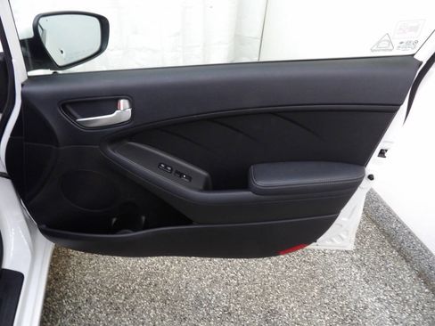 Used 2017 Kia Forte LX FWD image 11