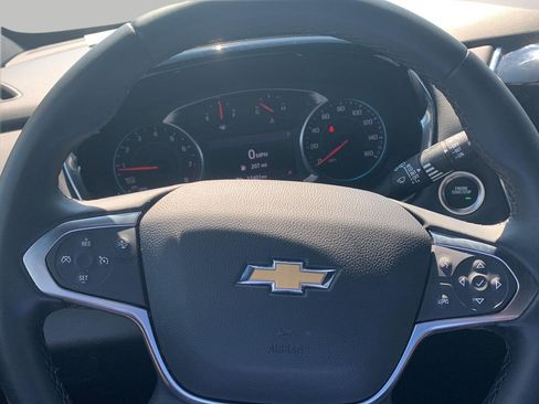 Used 2023 Chevrolet Traverse LT AWD/4WD image 9