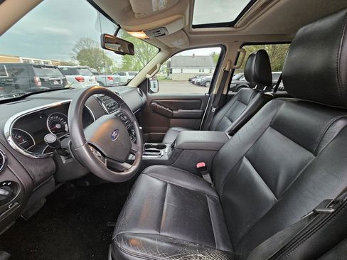 Used 2010 Ford Explorer XLT image 19