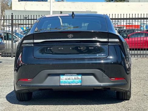 Used 2025 Toyota Prius Plug-In Hybrid image 5