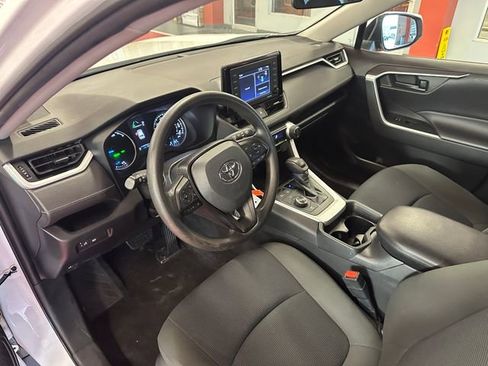 Used 2021 Toyota RAV4 LE image 12