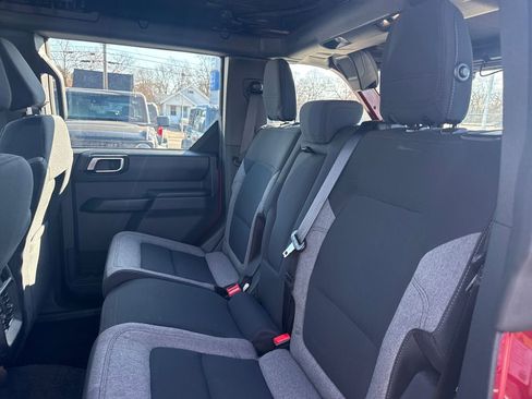 Used 2025 Ford Bronco 4-Door w/ Sasquatch Package image 17