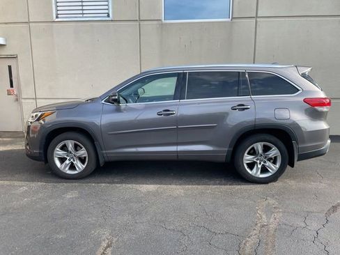 Used 2017 Toyota Highlander Limited w/ Protection Package #3 AWD/4WD image 3
