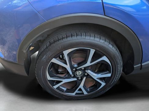 Used 2018 Toyota C-HR XLE image 37