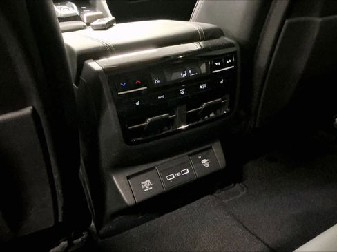 Used 2023 Acura MDX SH-AWD w/ Advance Package image 35